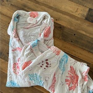 Sundays White and Pink Pajama Set with Whimsical Feather Print